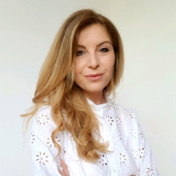 Simona